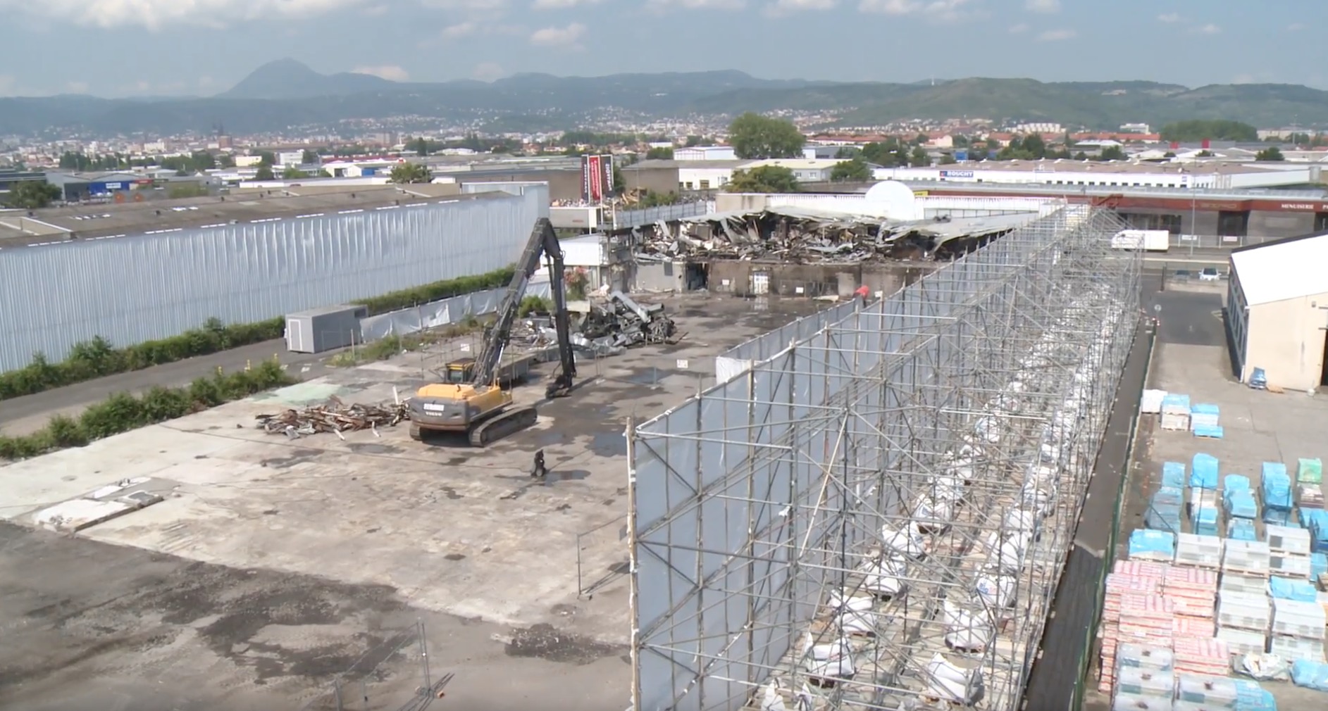 Déconstruction d’un bâtiment sinistré amianté